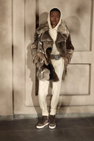 Look 27